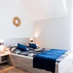 I Kacper- Swietna Lokalizacja Blisko Plazy 山林小屋 奥斯特罗沃