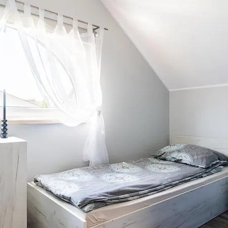 I Kacper- Swietna Lokalizacja Blisko Plazy 山林小屋 奥斯特罗沃